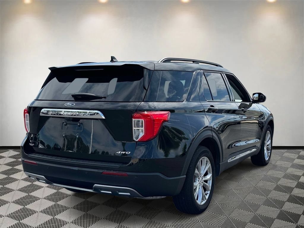 Used 2024 Ford Explorer XLT w/ Equipment Group 202A AWD/4WD image 4