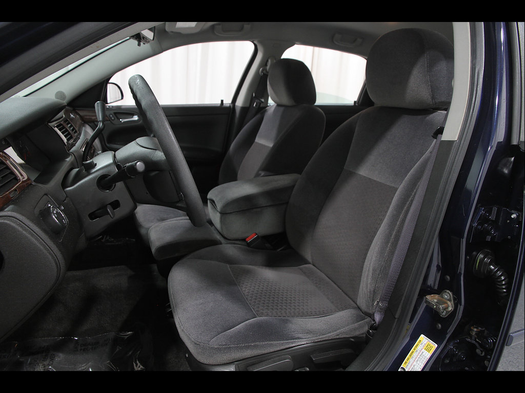 Used 2010 Chevrolet Impala LS FWD image 5