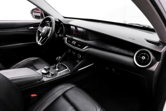 Used 2019 Alfa Romeo Stelvio w/ Nero Edizione RWD image 18