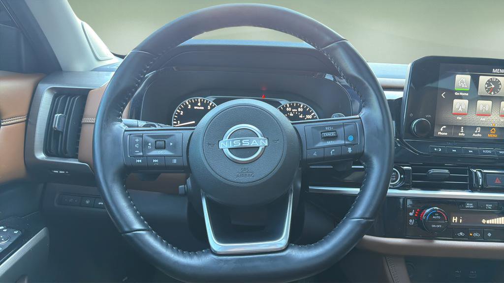 Certified 2022 Nissan Pathfinder Platinum w/ Lighting Package (N93) image 9