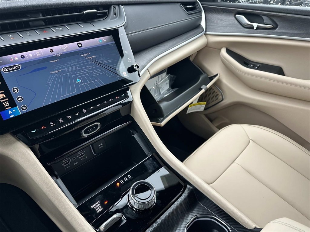 New 2026 Jeep Grand Cherokee L Limited image 18