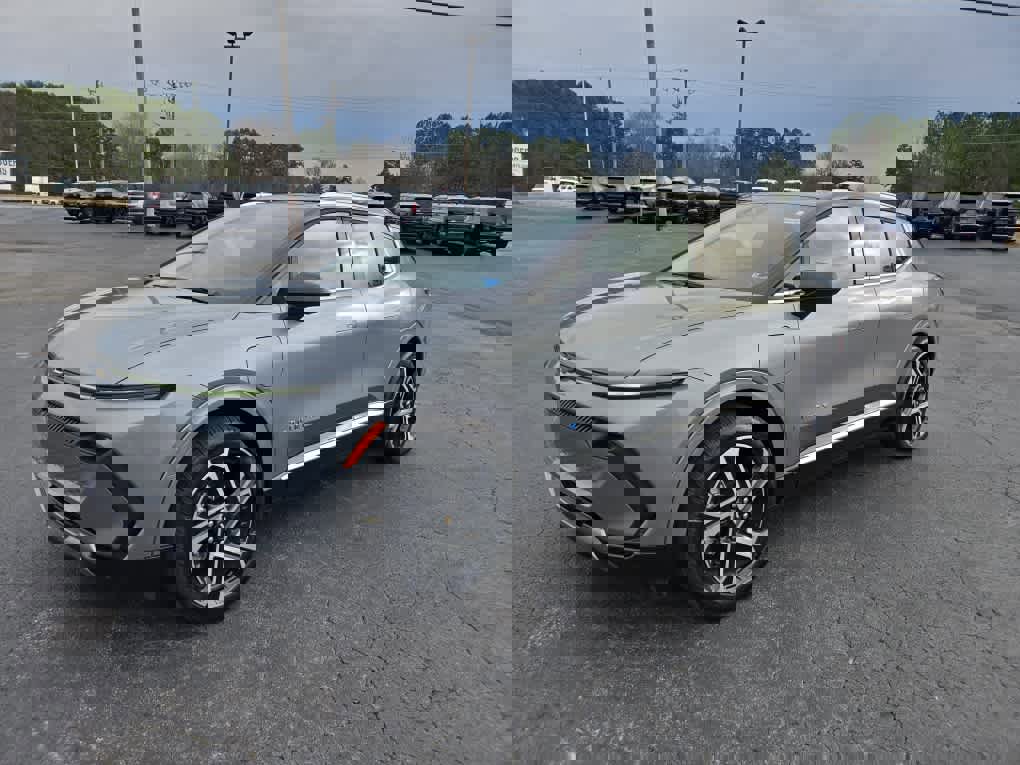 New 2026 Chevrolet Equinox EV LT image 3