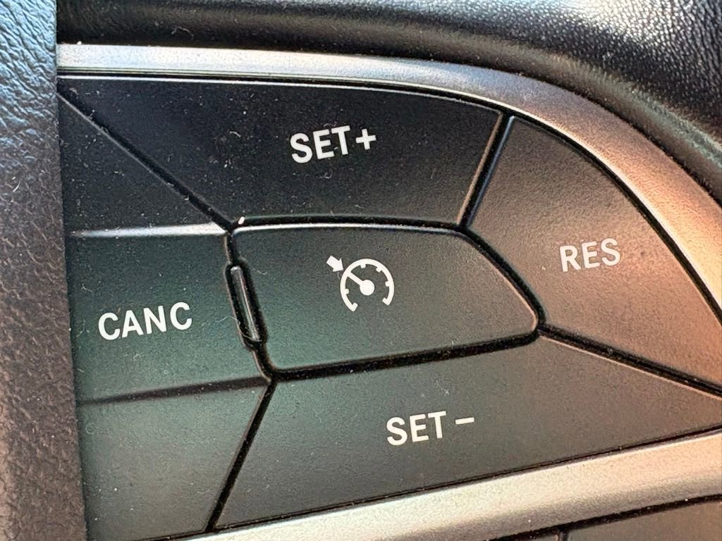 Used 2020 Jeep Grand Cherokee Altitude AWD/4WD image 15