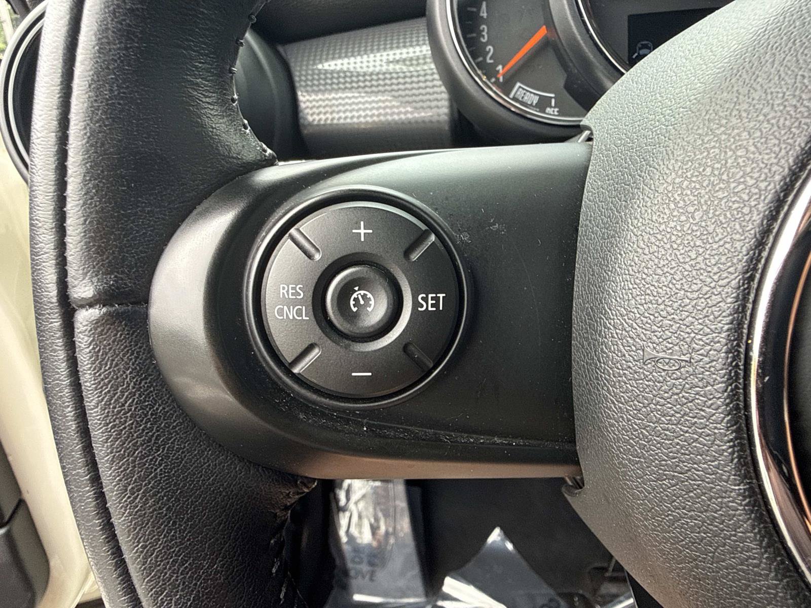 Used 2019 MINI Cooper 2-Door Hardtop FWD image 28