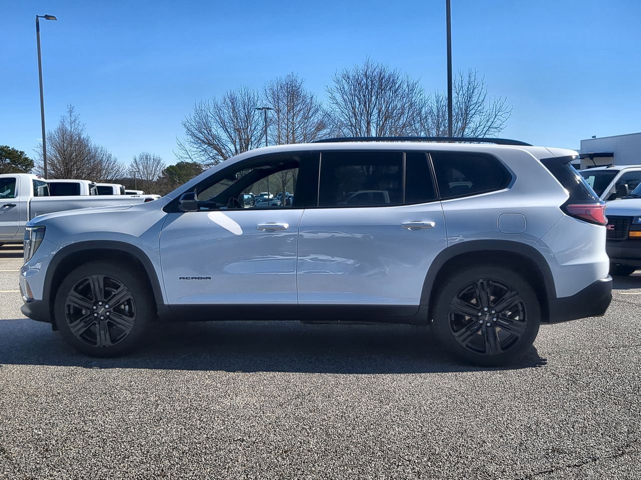 Used 2025 GMC Acadia Elevation w/ Elevation Premium Package image 5