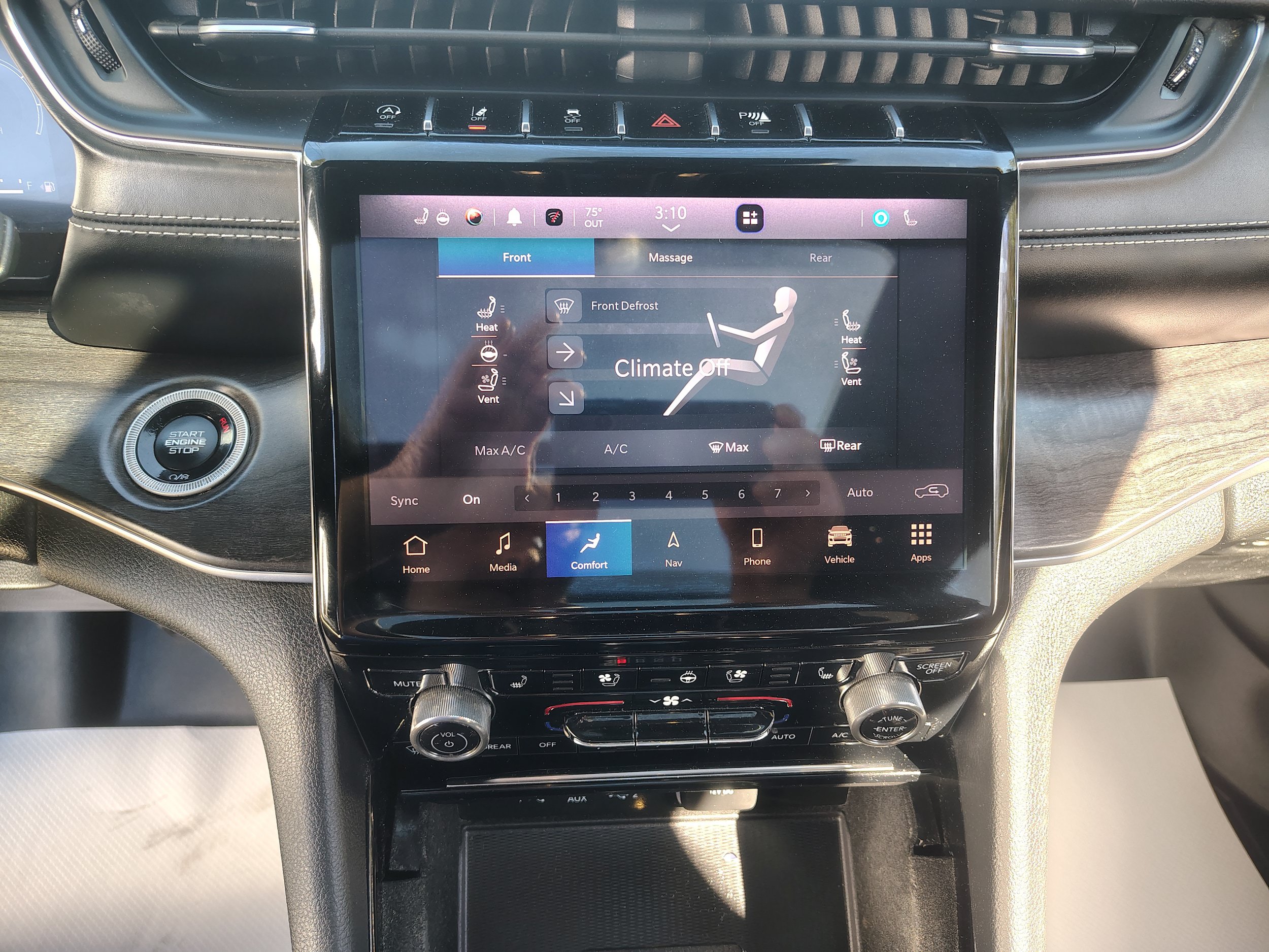 Certified 2022 Jeep Grand Cherokee L Overland w/ Luxury Tech Group IV AWD/4WD image 41