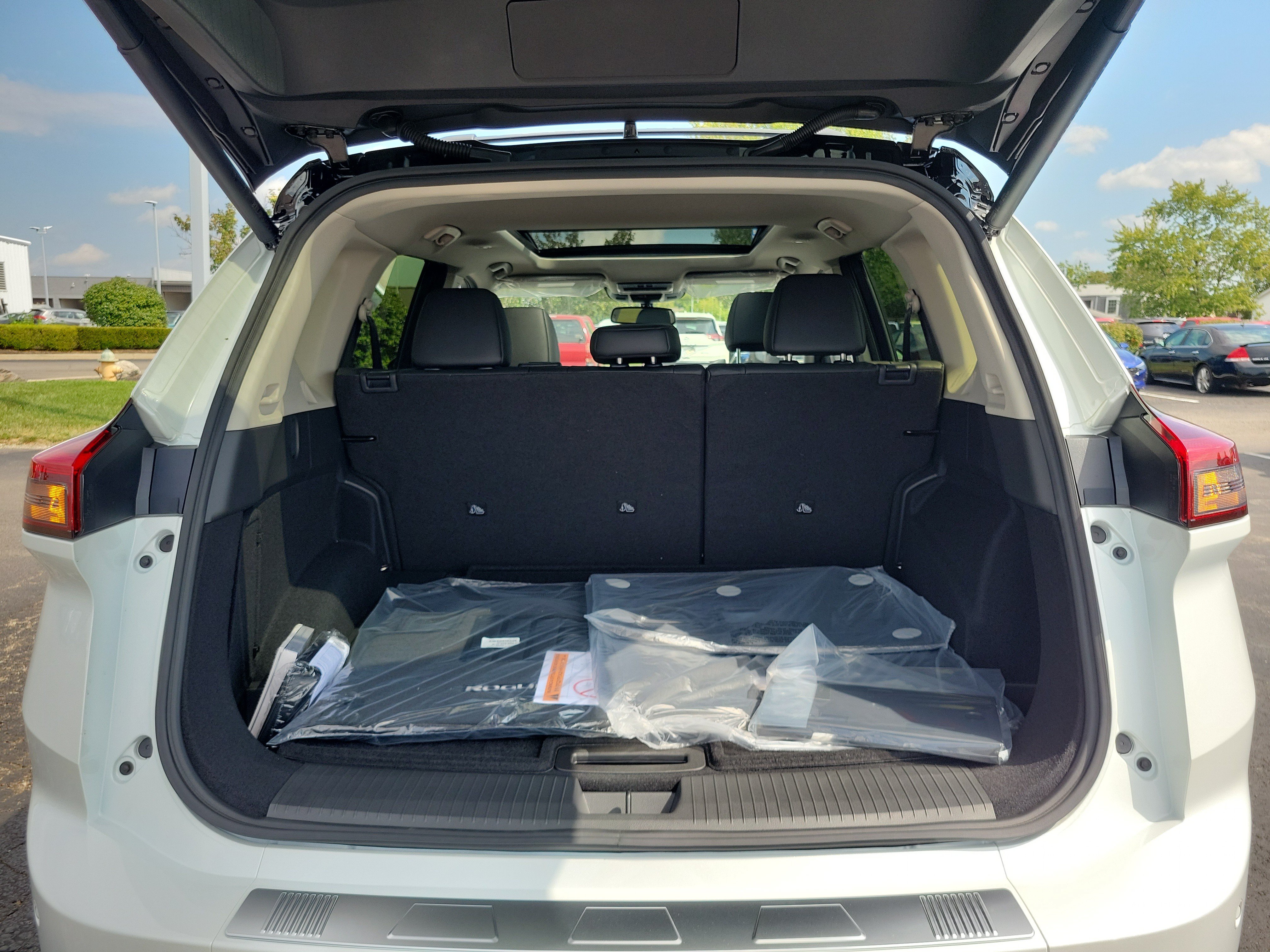 New 2026 Nissan Rogue Platinum w/ Platinum Premium Package AWD/4WD image 8