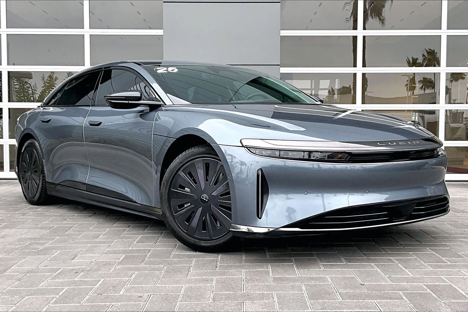 Used 2025 Lucid Air Pure RWD image 3