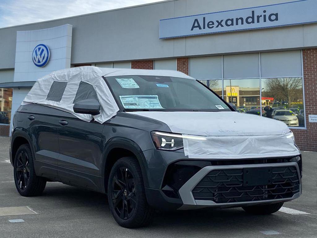 New 2026 Volkswagen Taos SE image 1