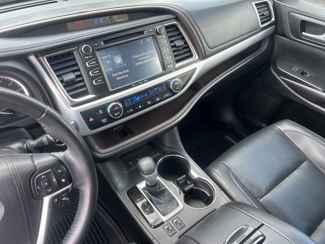 Used 2019 Toyota Highlander XLE image 30
