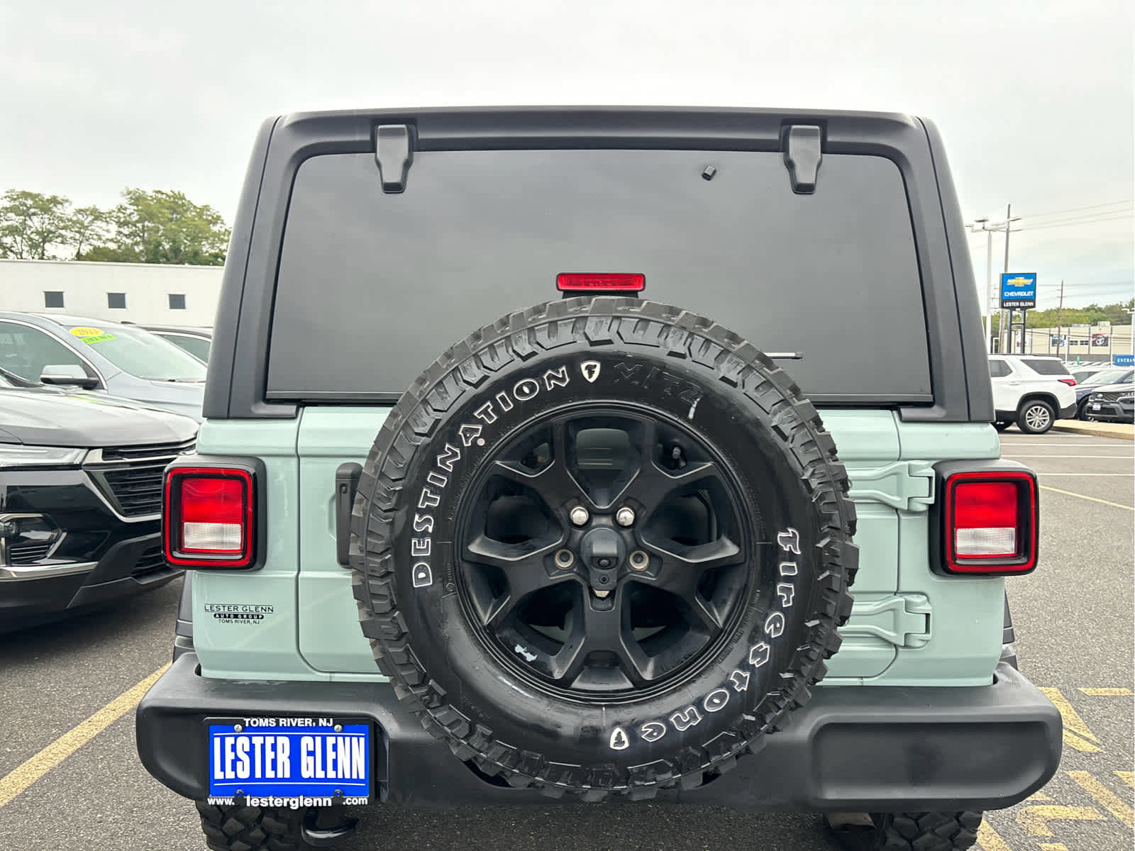 Used 2023 Jeep Wrangler Willys image 32