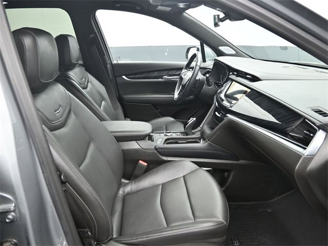 Used 2025 Cadillac XT6 Premium Luxury image 10