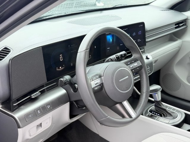 Used 2025 Hyundai Kona SEL AWD/4WD image 12
