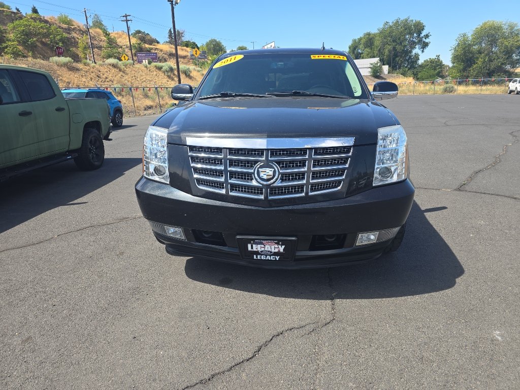 Used 2011 Cadillac Escalade Luxury AWD/4WD image 2