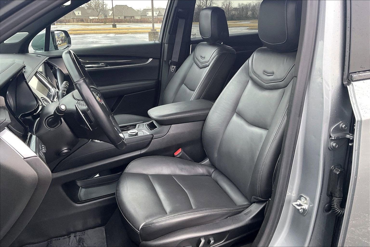 Used 2024 Cadillac XT6 Sport w/ Technology Package image 7