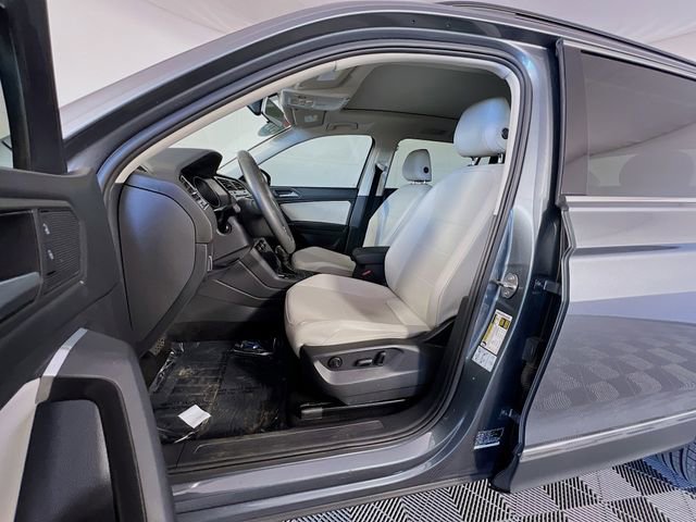 Used 2020 Volkswagen Tiguan SE w/ Panoramic Sunroof Package image 13
