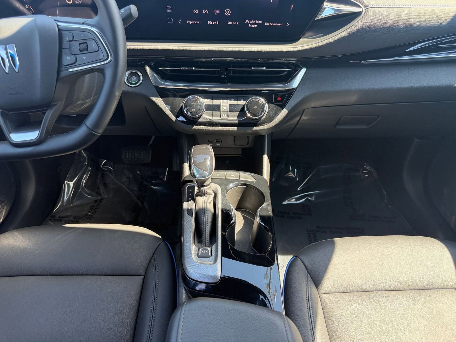 Used 2025 Buick Envista Sport Touring image 39