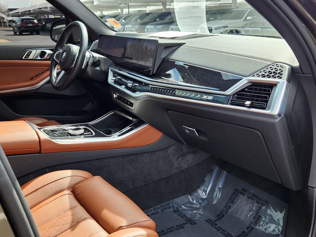Used 2025 BMW X5 xDrive40i w/ Executive Package AWD/4WD image 16