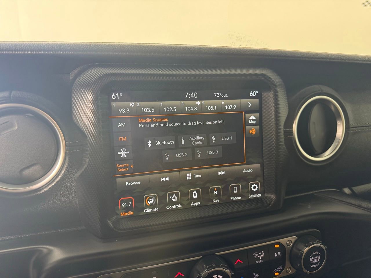 Used 2020 Jeep Wrangler Unlimited Sahara image 14