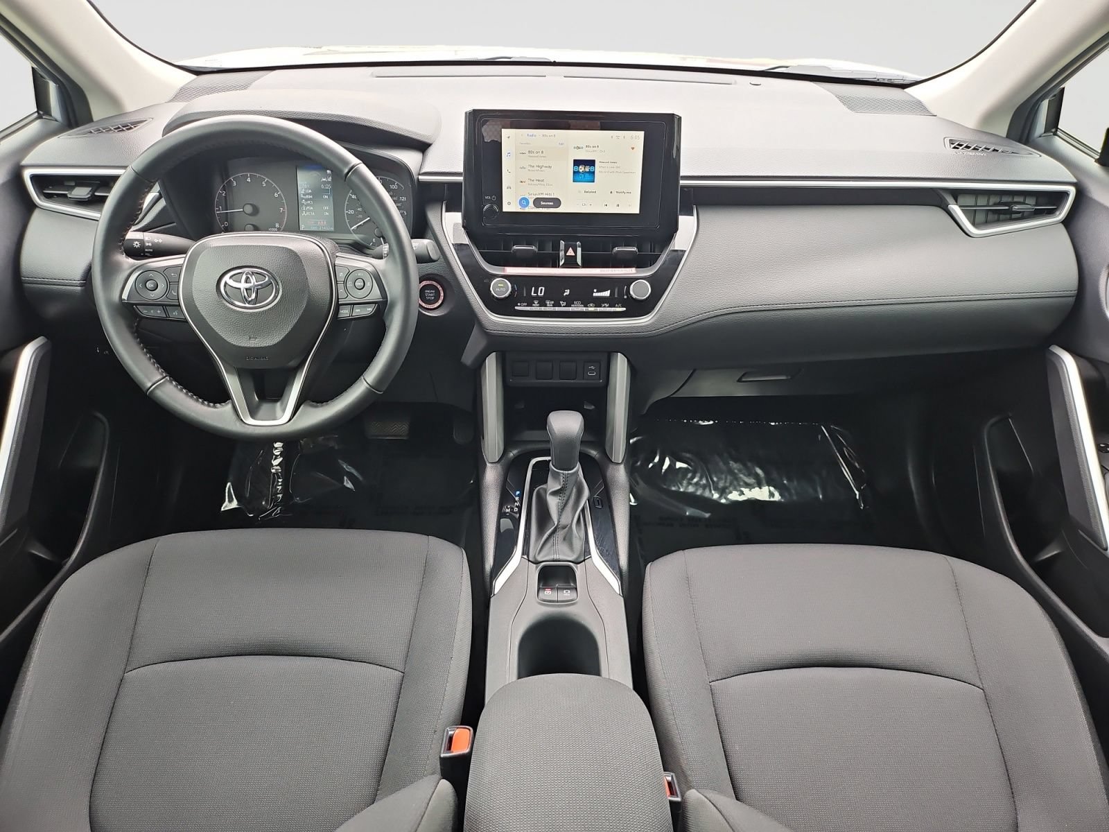 Used 2024 Toyota Corolla Cross LE FWD image 16