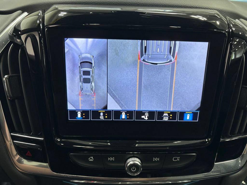 Used 2023 Chevrolet Traverse LT w/ LT Premium Package AWD/4WD image 26