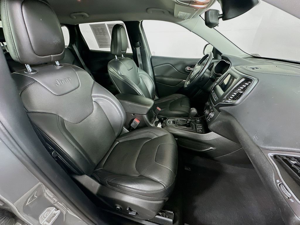 Certified 2021 Jeep Cherokee Latitude Lux image 38