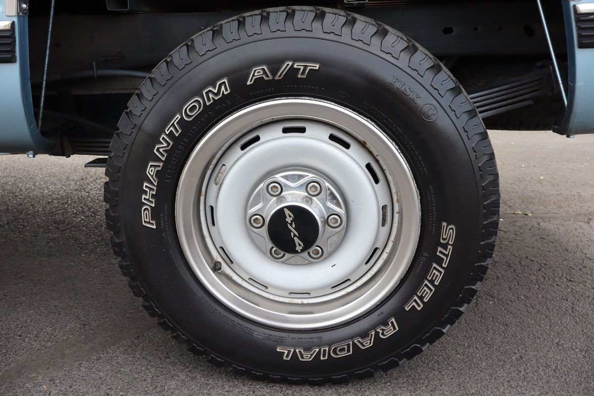 Used 1989 Chevrolet Silverado 2500 4x4 Regular Cab image 35