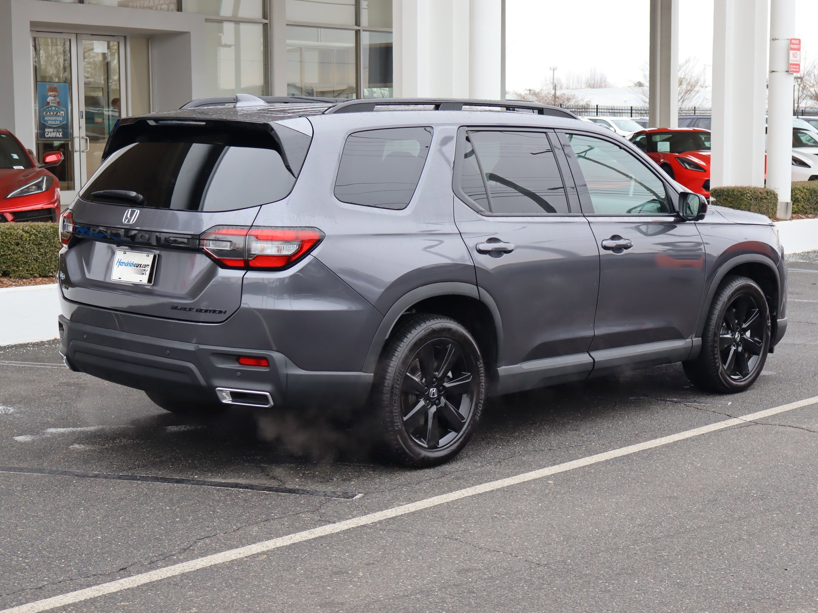 Used 2025 Honda Pilot Black Edition image 10