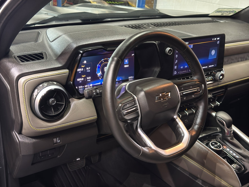 Used 2025 Chevrolet Colorado ZR2 w/ Midnight Edition AWD/4WD image 18