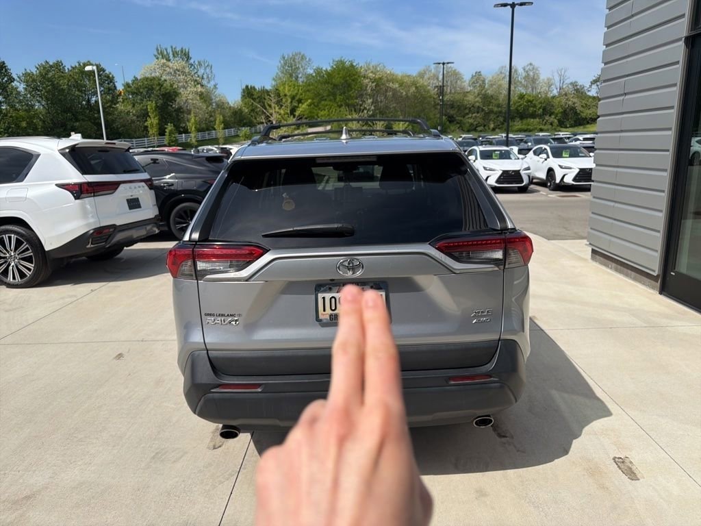 Used 2022 Toyota RAV4 XLE AWD/4WD image 4