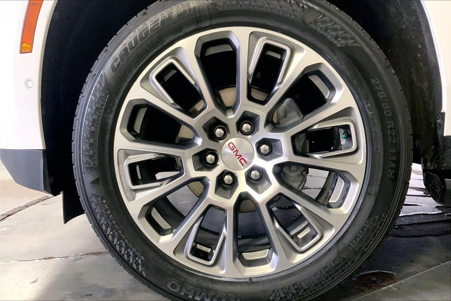Used 2025 GMC Yukon Denali AWD/4WD image 9
