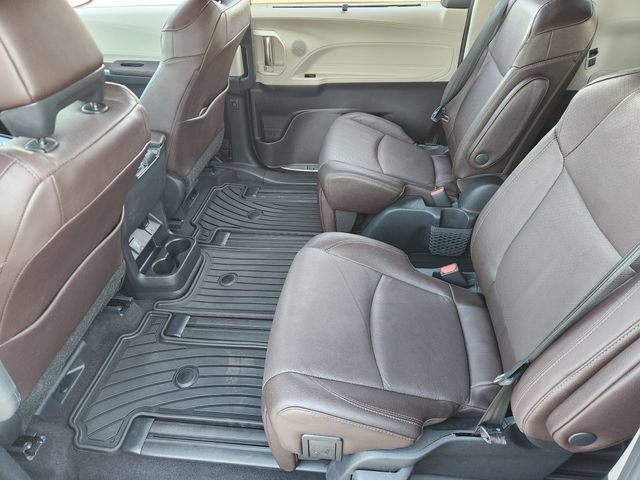 Certified 2021 Toyota Sienna Platinum FWD image 29