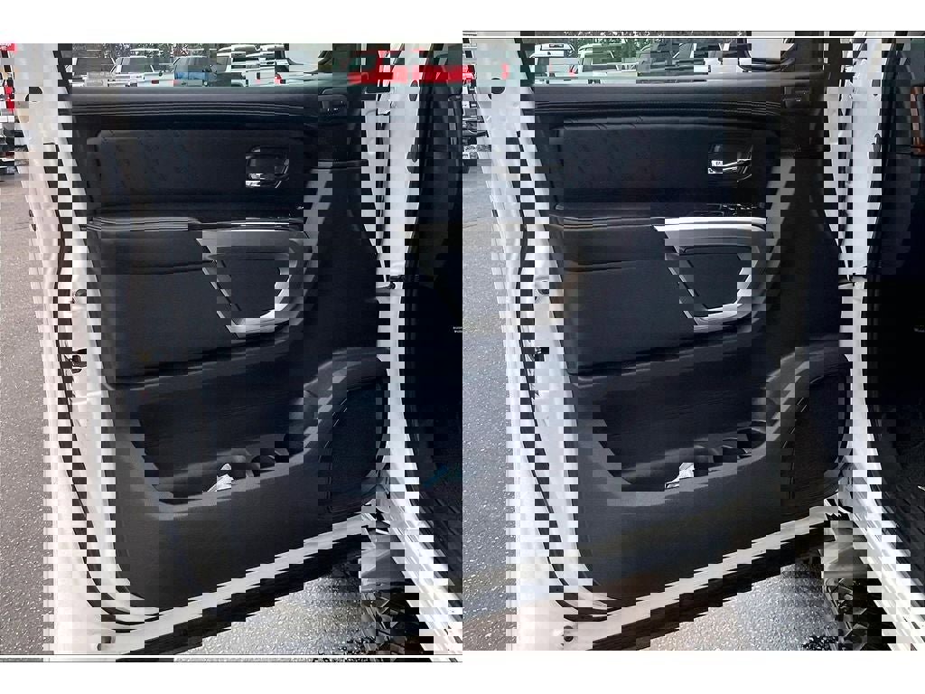 Used 2015 Nissan Armada Platinum w/ 2nd Row Captain Seat Package image 23