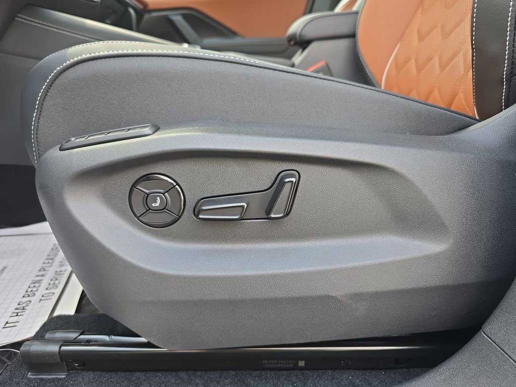 New 2026 Volkswagen Tiguan SEL R-Line AWD/4WD image 25
