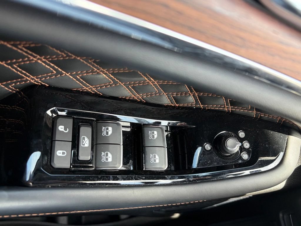 Used 2024 Jeep Grand Cherokee Summit AWD/4WD image 55