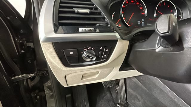 Used 2021 BMW X3 xDrive30i AWD/4WD image 18