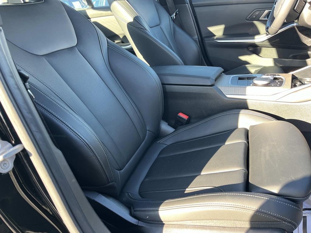 Used 2025 BMW 330i xDrive Sedan image 25