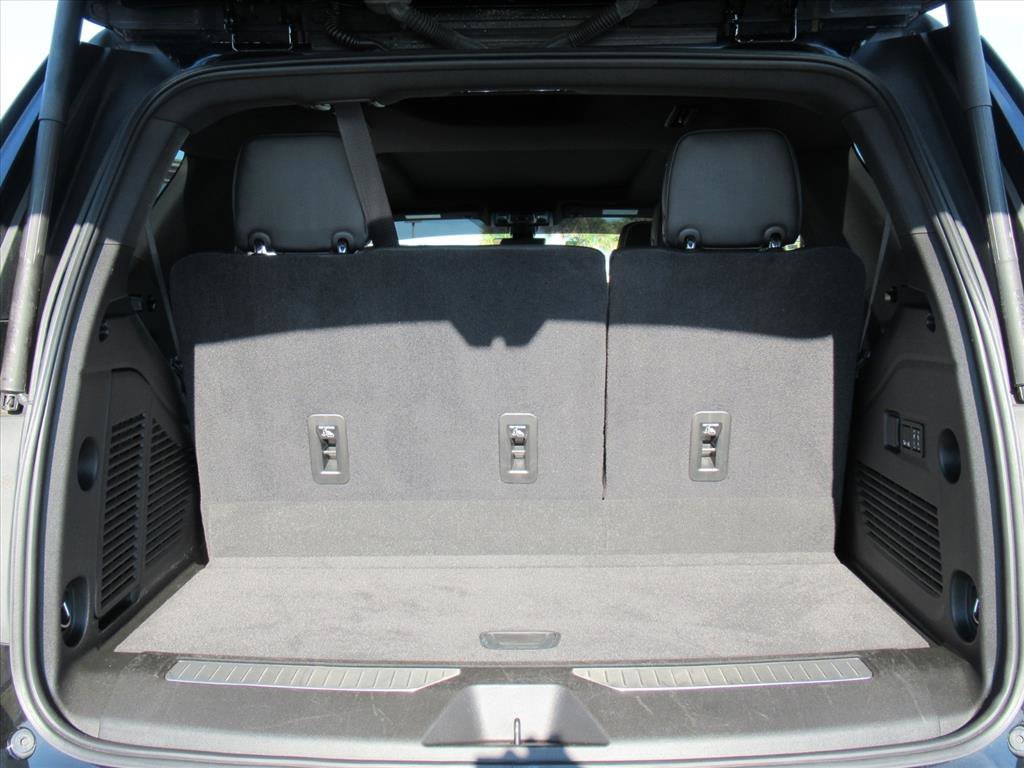 Used 2021 Chevrolet Tahoe Premier w/ Premium Package image 34