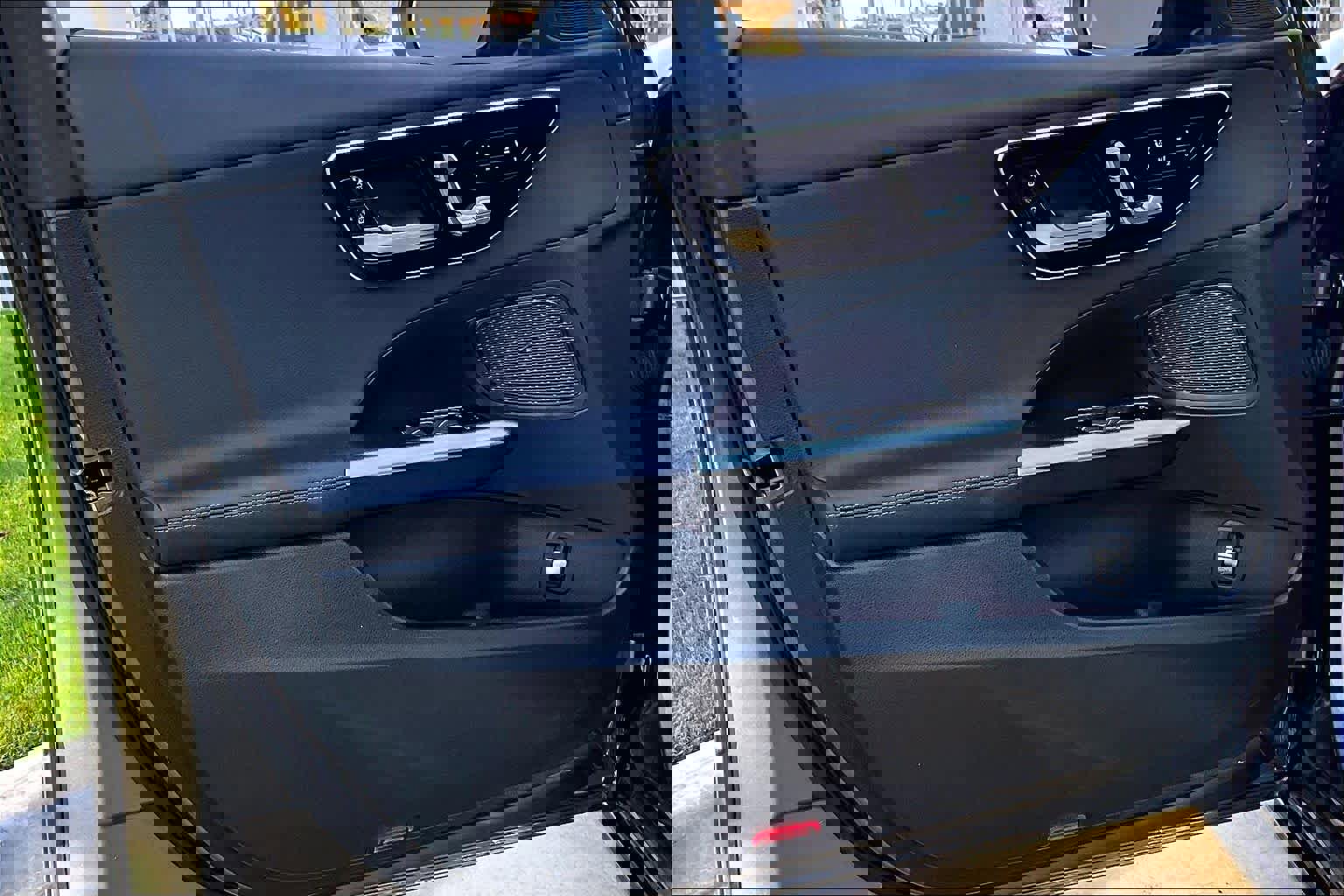 Used 2025 Mercedes-Benz C 300 Sedan image 21