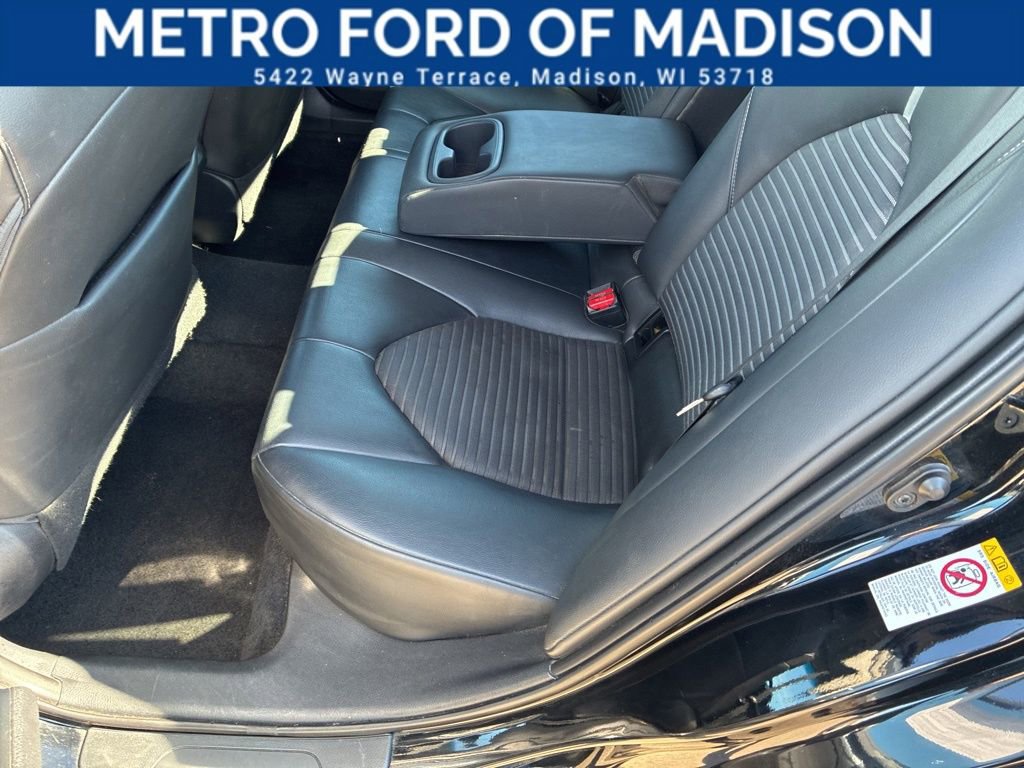 Used 2018 Toyota Camry SE w/ Moonroof Package image 33
