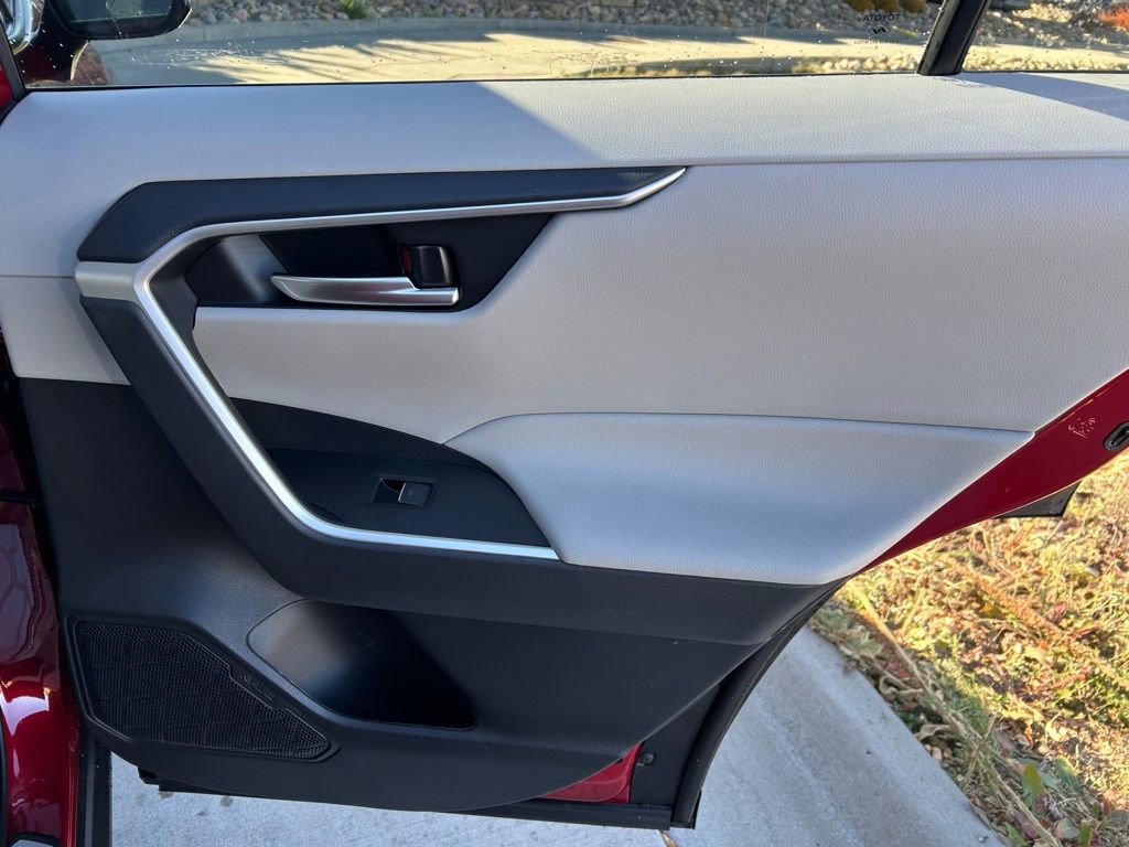 Used 2025 Toyota RAV4 XLE image 23