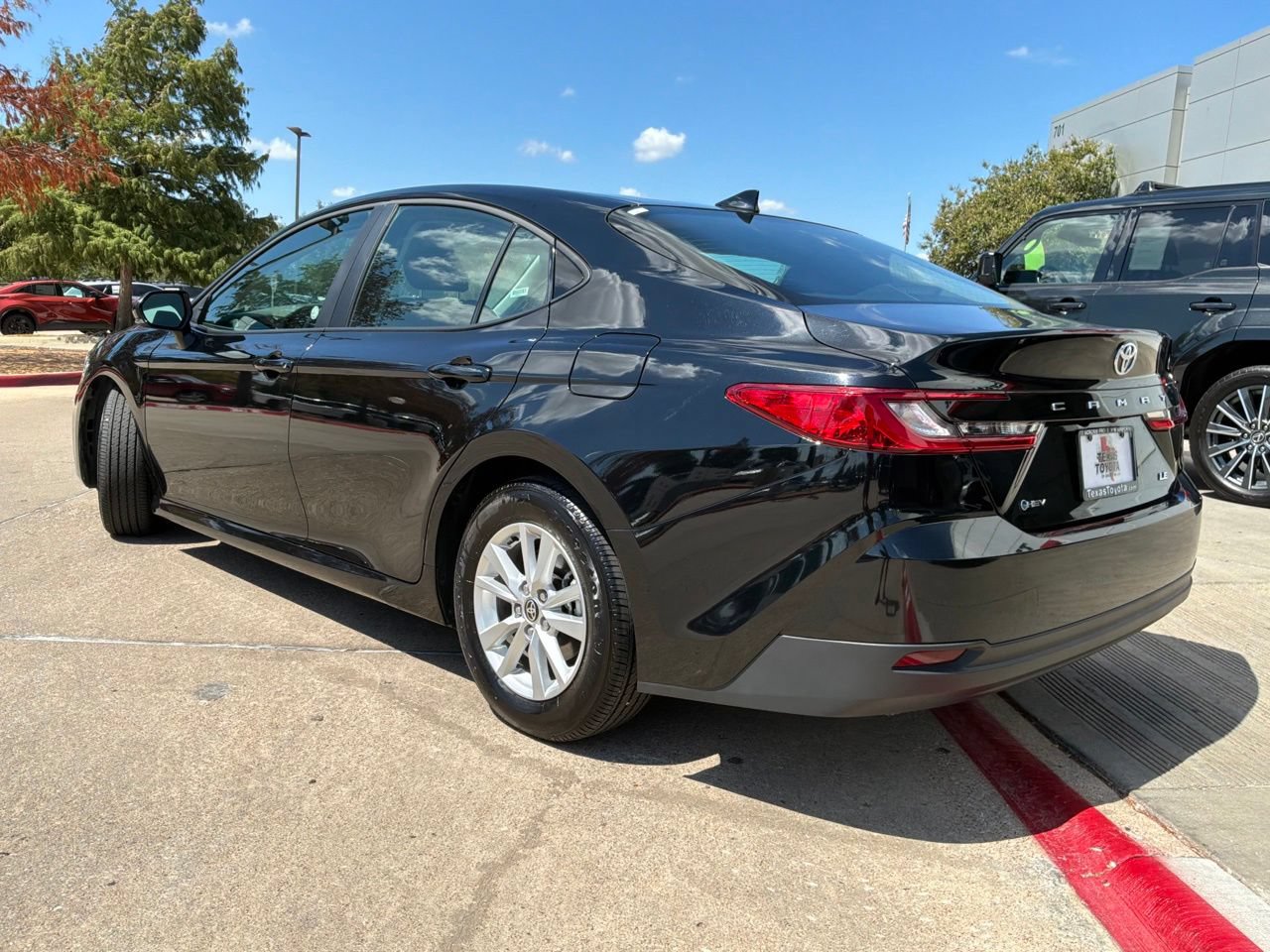 Used 2026 Toyota Camry LE FWD image 8