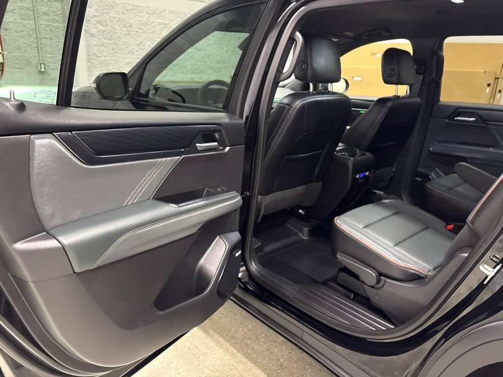Certified 2025 GMC Acadia AT4 w/ LPO, Floor Liner Package AWD/4WD image 30