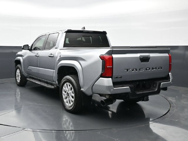 Used 2024 Toyota Tacoma SR5 AWD/4WD image 8