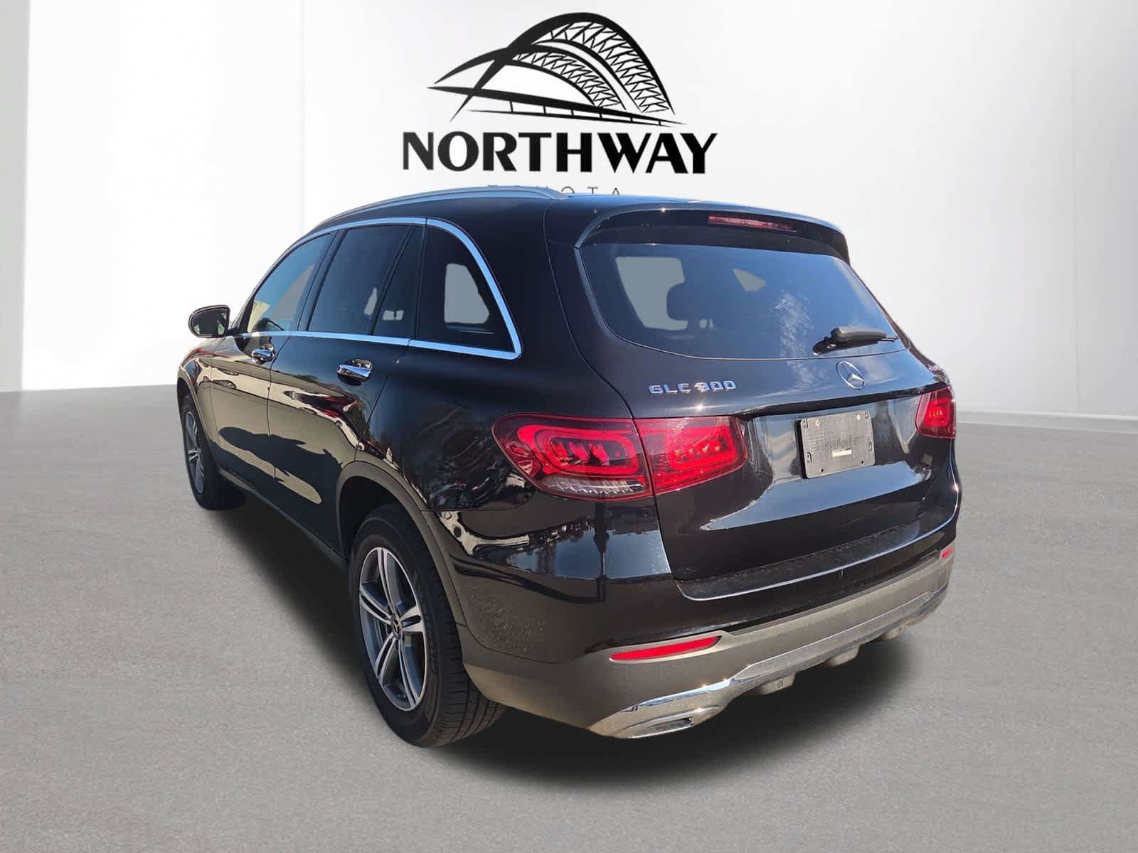 Used 2020 Mercedes-Benz GLC 300 4MATIC image 5