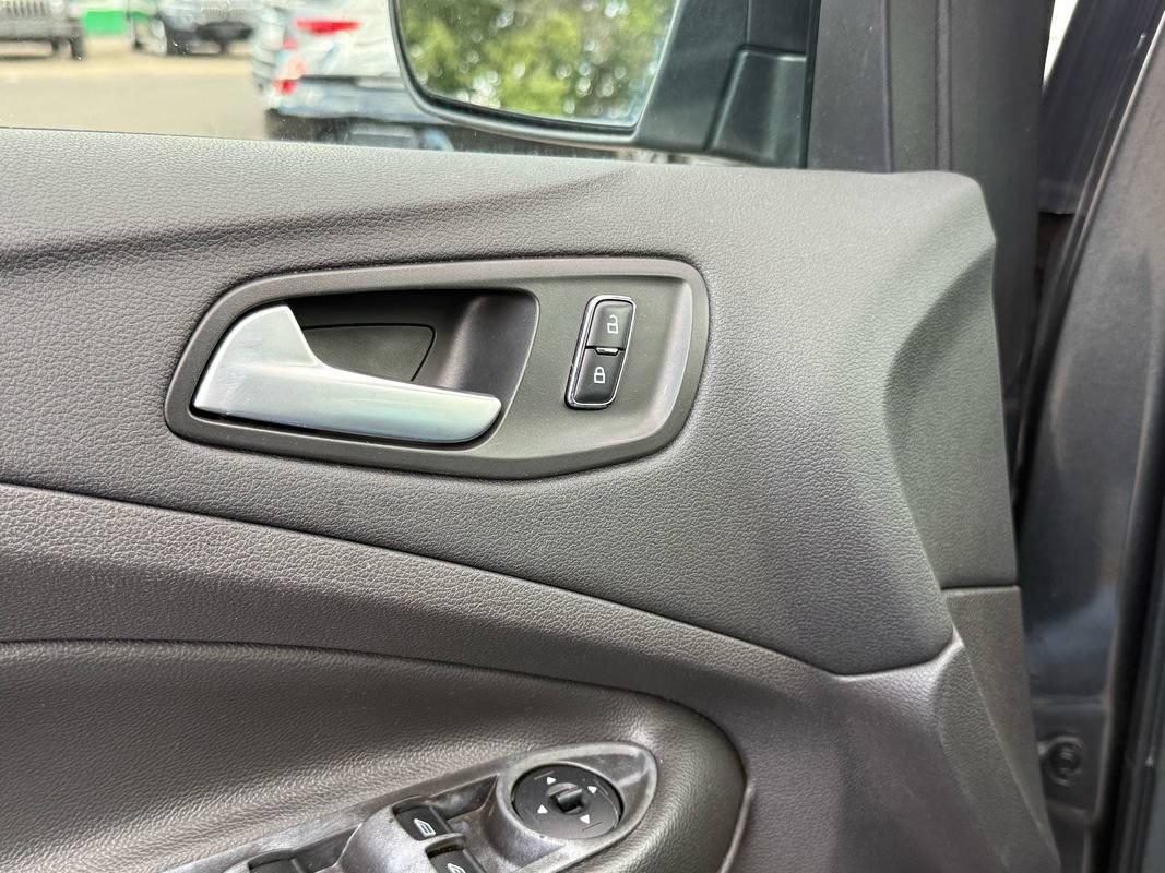 Used 2016 Ford Escape SE AWD/4WD image 14
