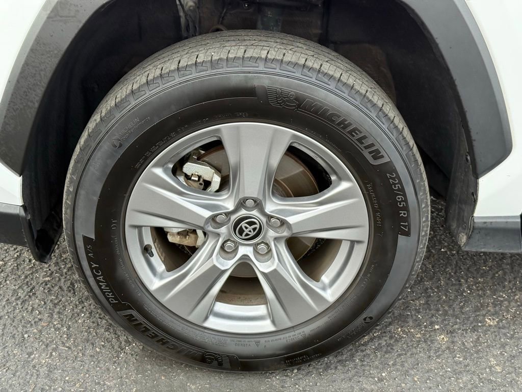 Used 2025 Toyota RAV4 XLE w/ Weather Package image 9