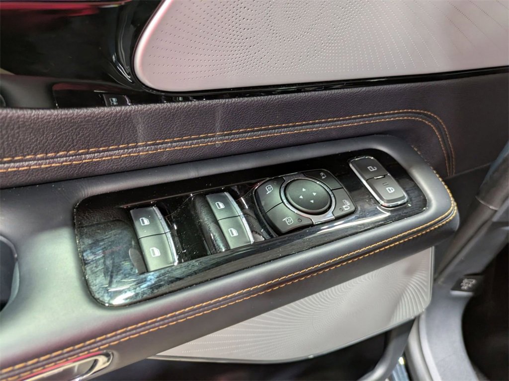 Certified 2025 Lincoln Aviator Black Label image 16