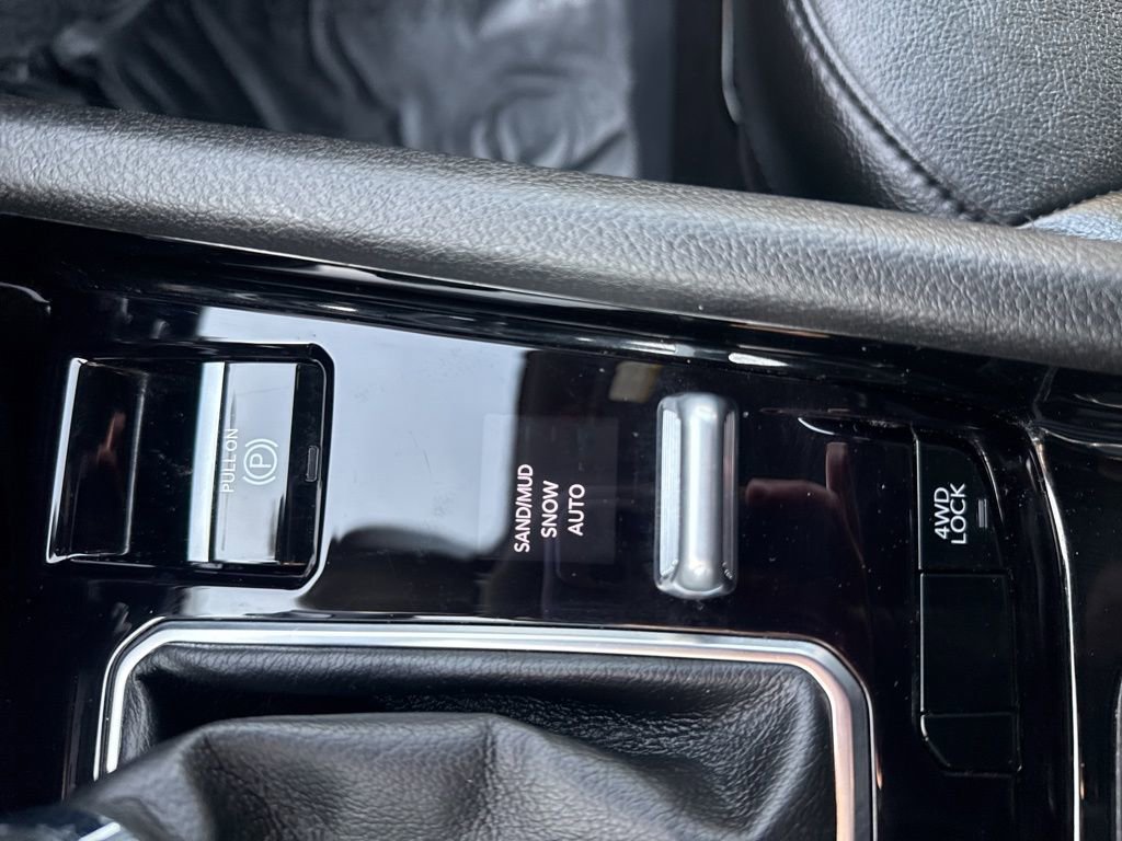 Used 2023 Jeep Compass Limited image 31