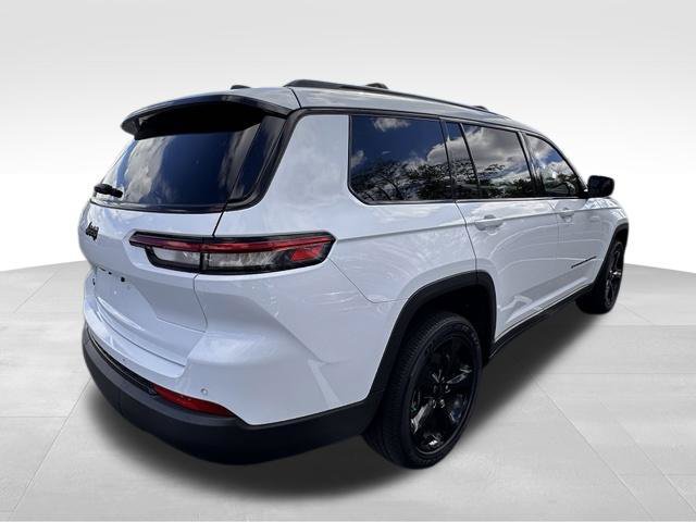 Used 2023 Jeep Grand Cherokee L Altitude AWD/4WD image 7
